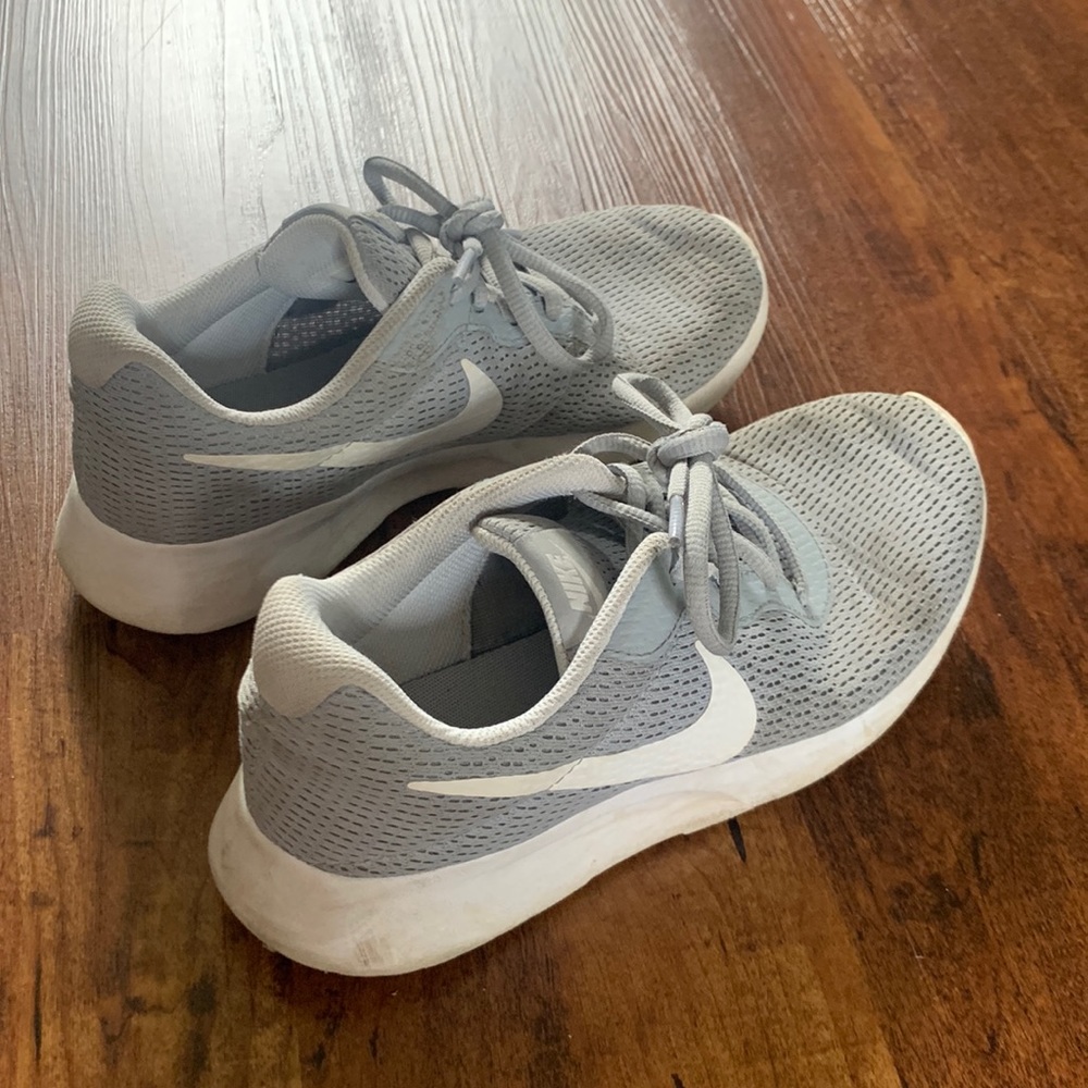 Nike Tennis Shoes